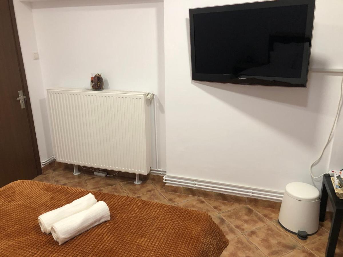 Gaby Studio Brasov Luaran gambar