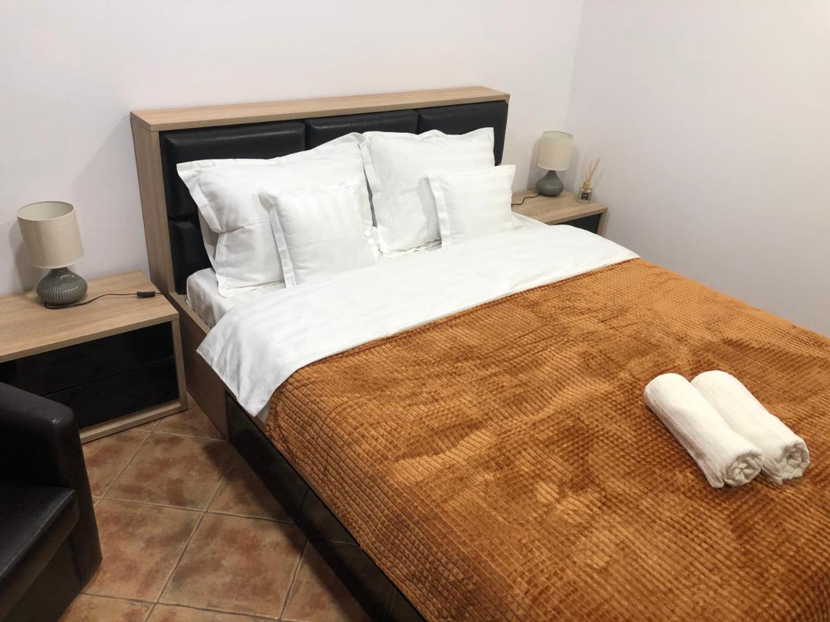 Gaby Studio Brasov Luaran gambar